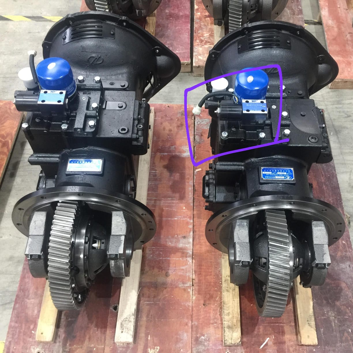 Hyster transmission in stock